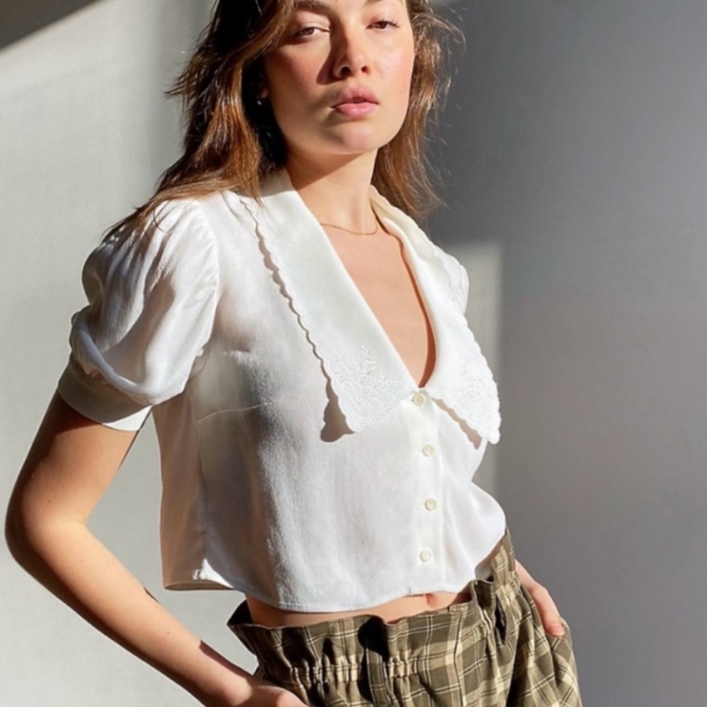 Aritzia White Blouse with Scalloped Collar